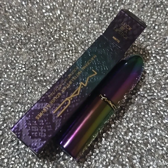 ❇️LUCK BE A LIPSTICK MAC DISCONTINUED Macximal Lipstick NWT - Picture 3 of 6